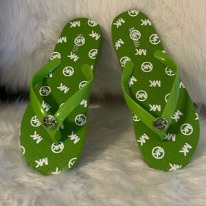 New, MICHAEL KORS APPLE GREEN FLIP FLOPS SZ 9